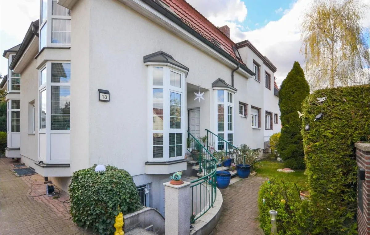 2 Bedroom Lovely Home In Berlin