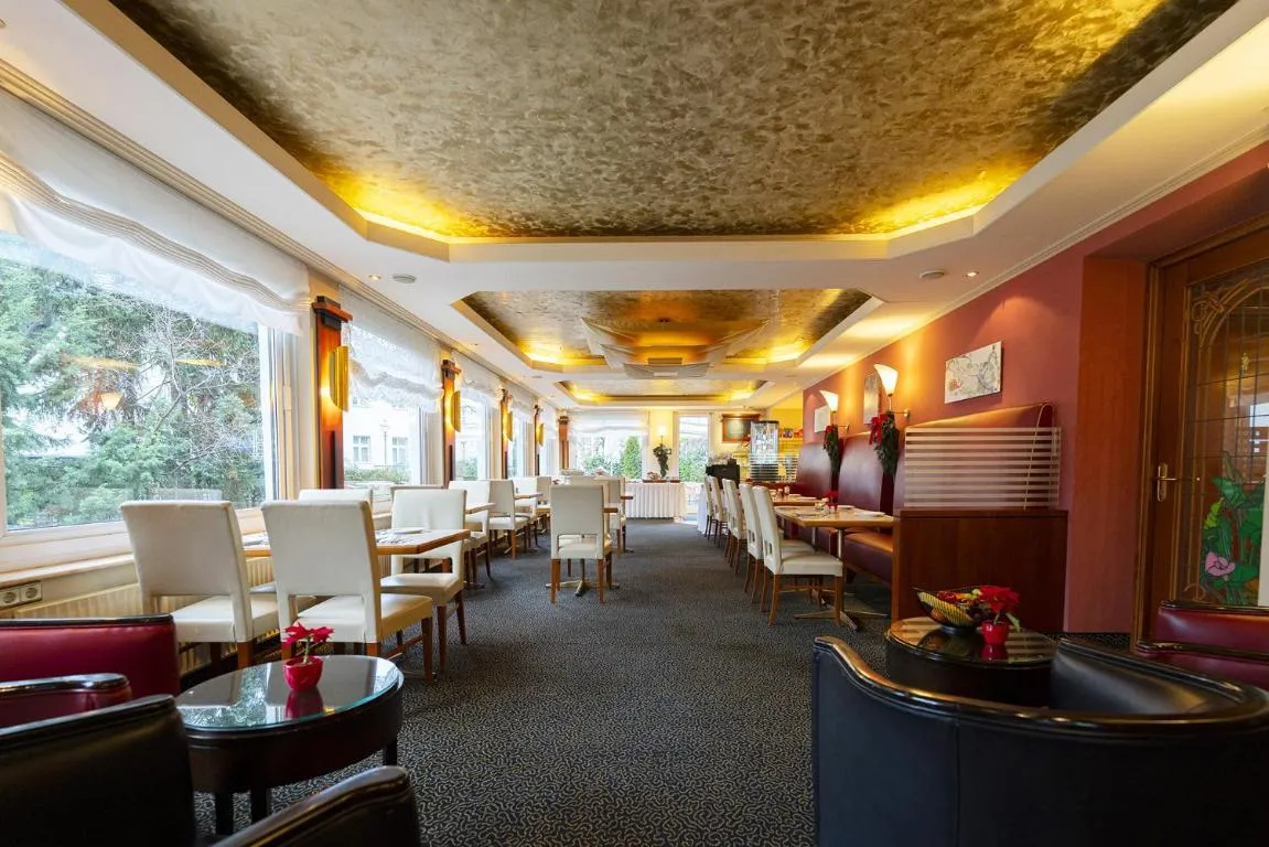 Bernstein Hotel Villa Kastania
