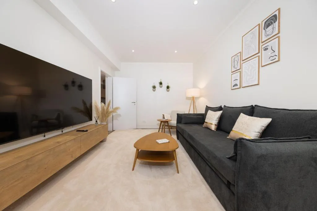 120sqm & 5-room luxury apartment with 2 bathrooms