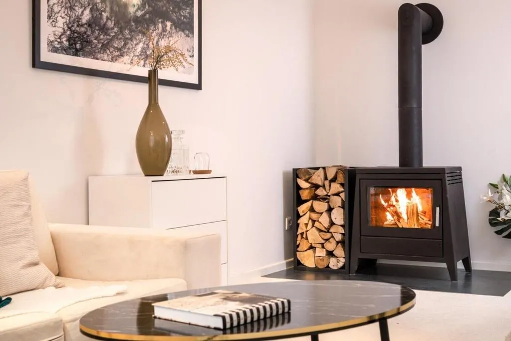 Central Home With Fireplace Near Underground