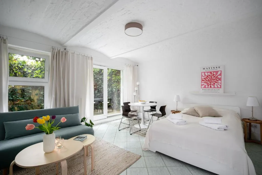 City Hideaway with Terrace