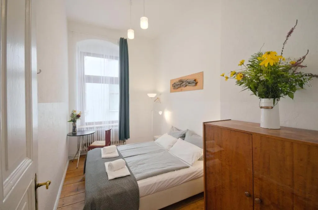 Courtyard Apartment (REBELI)
