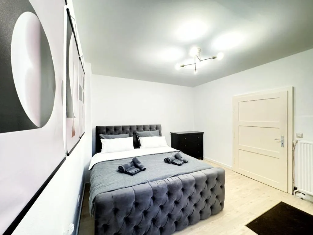 HolidayHome Apartments I Spacious 130qm Apartment Near Berlins Top Sights