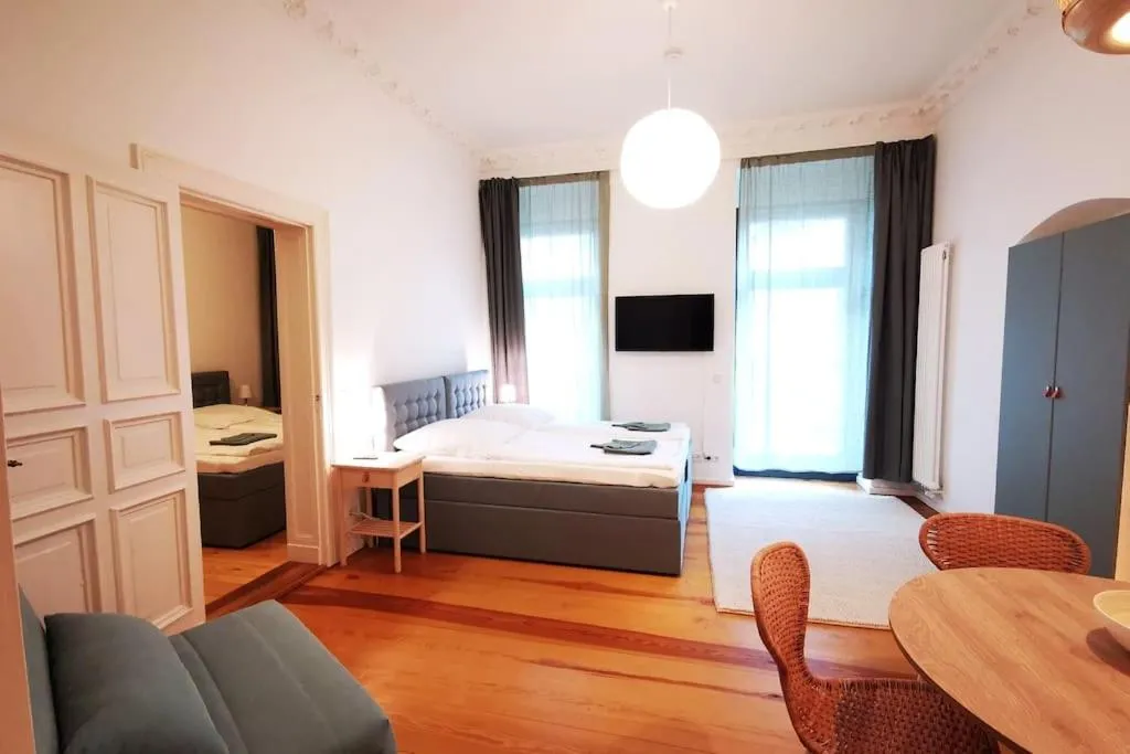 LANG Li l Rockchair Apartments l Family Flair & Comfort Businness – Boxspringbeds 2 Bedrooms welcomes you!