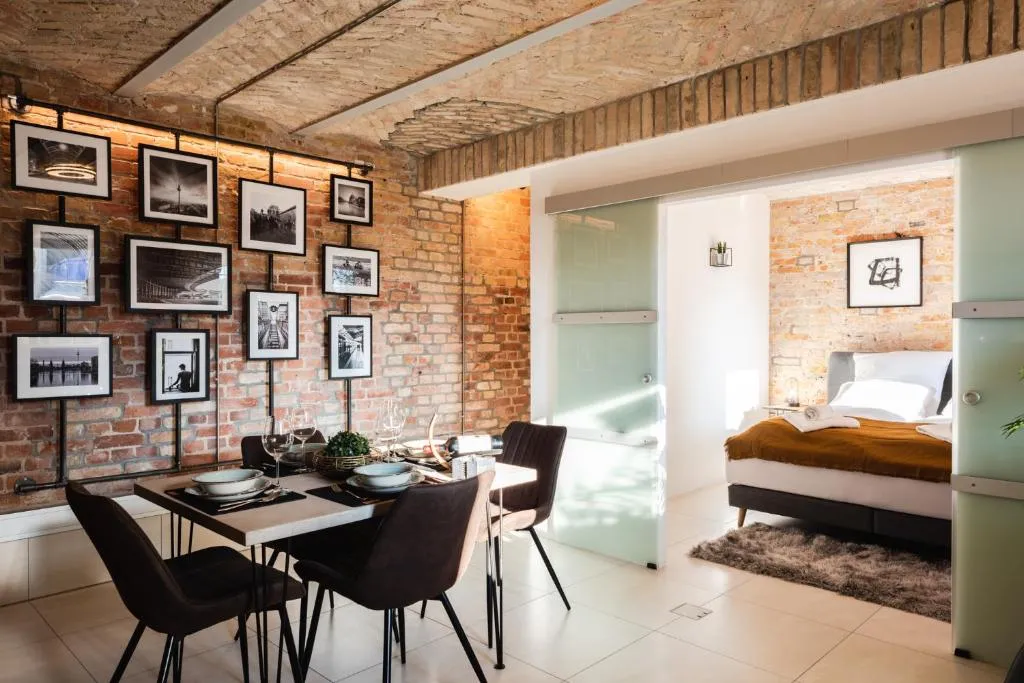 Luxurious Urban Living – Premium Downtown Apartments next to HBF