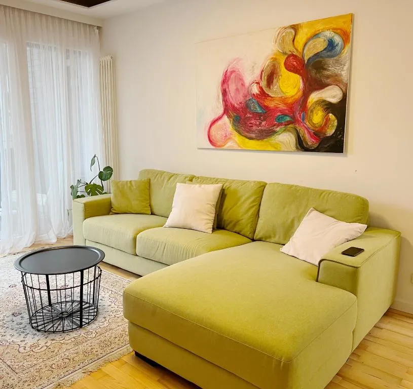 Prime Comfort Apartment with Balcony & Free Parking