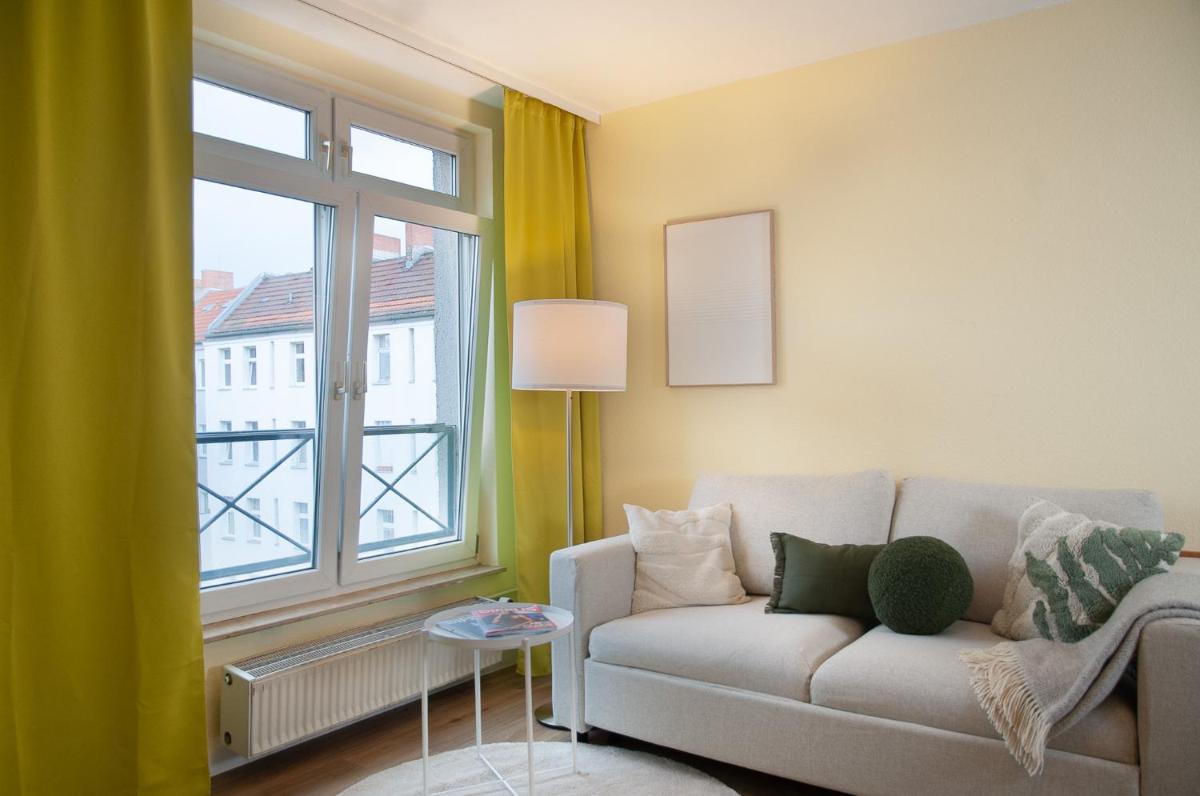 2-Zimmer City Apartment Berlin Mitte 50m2 – U-Bahn Leopoldplatz by Rooms Berlin