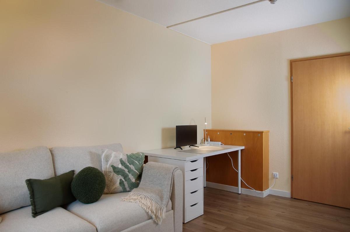 2-Zimmer City Apartment Berlin Mitte 50m2 – U-Bahn Leopoldplatz by Rooms Berlin