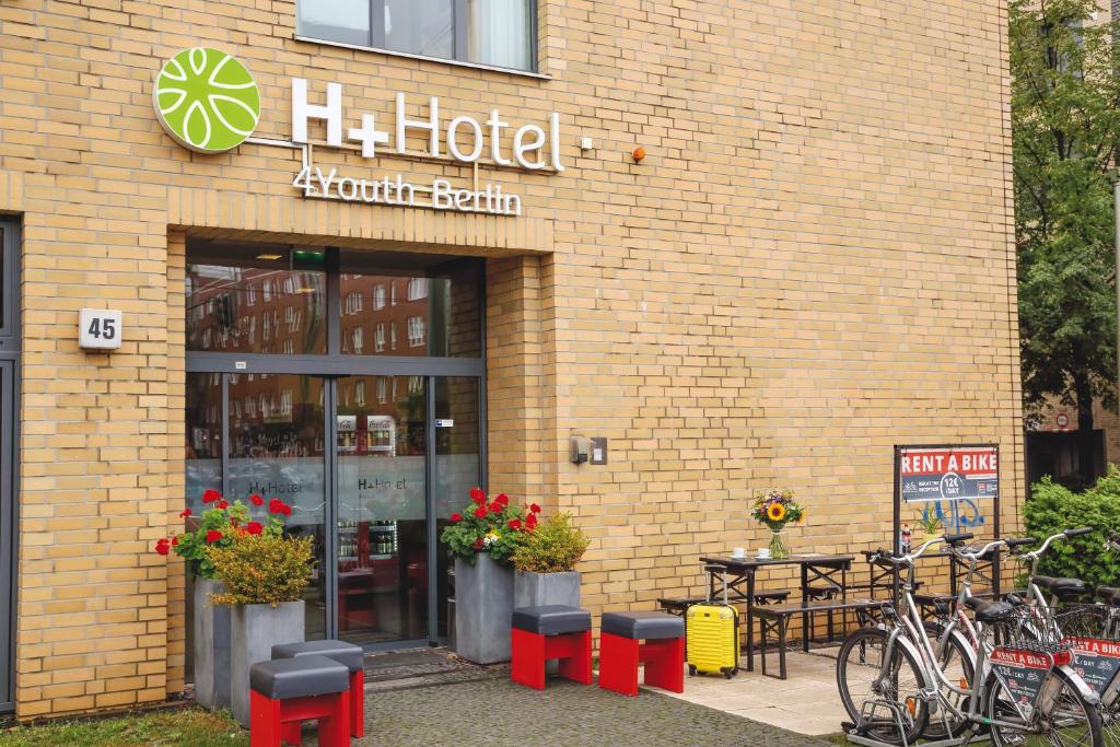 H+ Hotel 4Youth