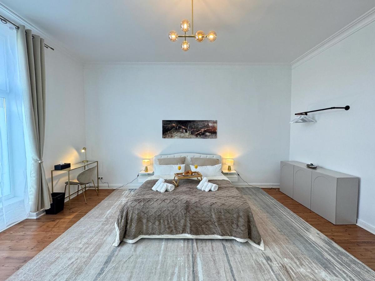 HolidayHome Apartments l Spacious Luxury Apartment in Prenzlauer Berg