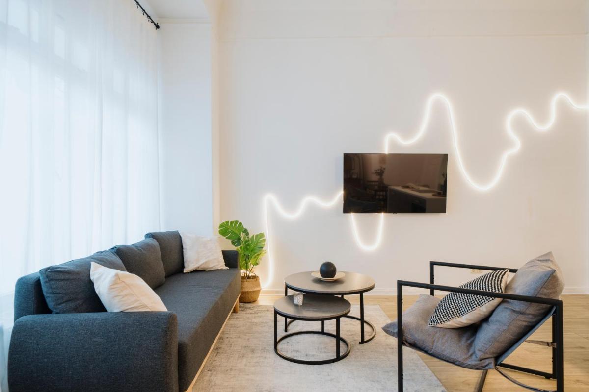 Homely Berlin – Luxurious, Spacious, Near Victory Column, River