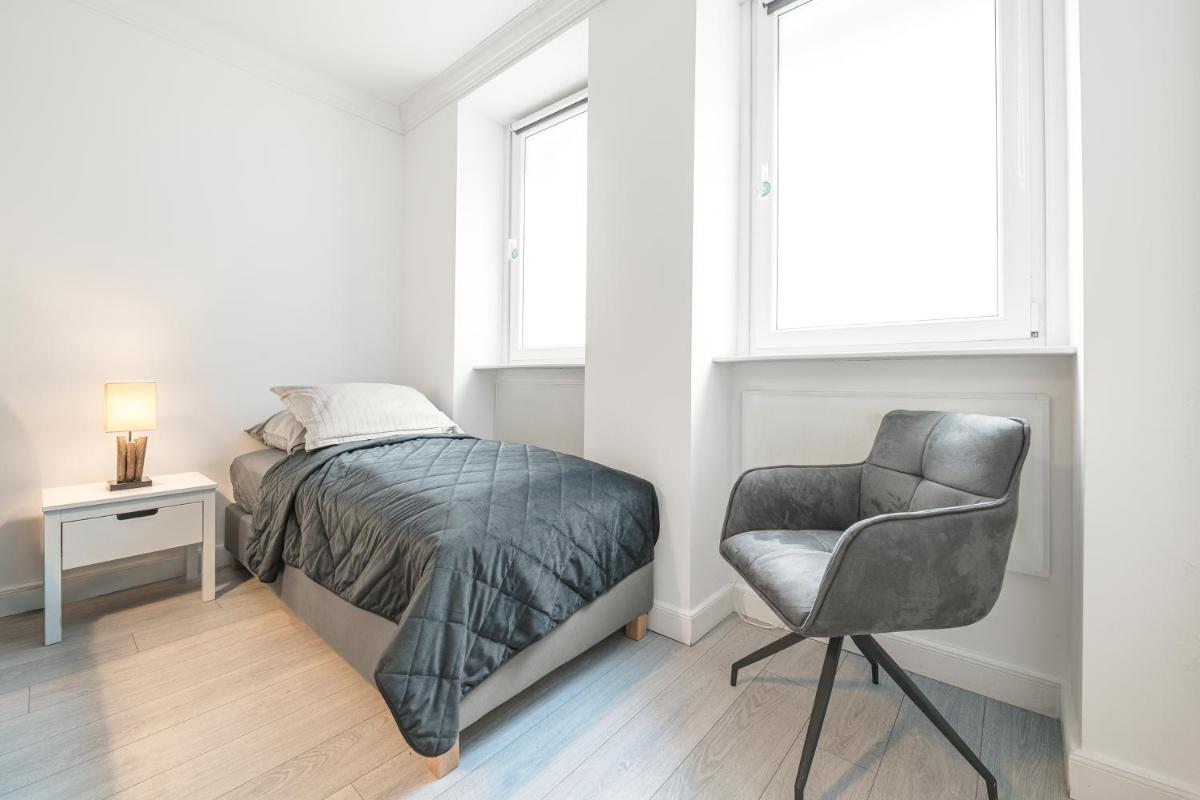 The Lachmann Group Apartment, 2BR, one living room, 2 bathrooms, family friendly, 4 – 7 Guests