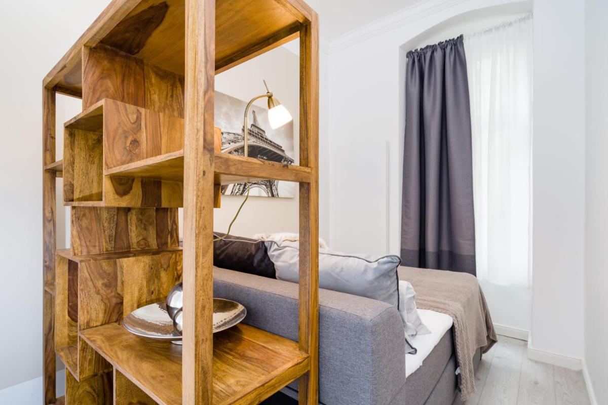 The Lohmeyerstr III, lovely 2 BR, group & family friendly, 2- 4 Guests