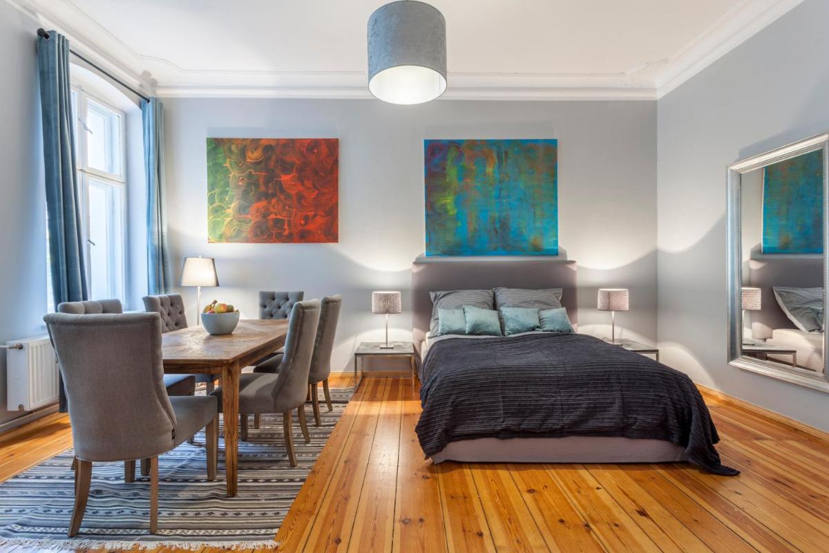 The Paul, Cozy 3 Bed room apartment, group & family friendly, central location, ideal for 4 – 7 Guests