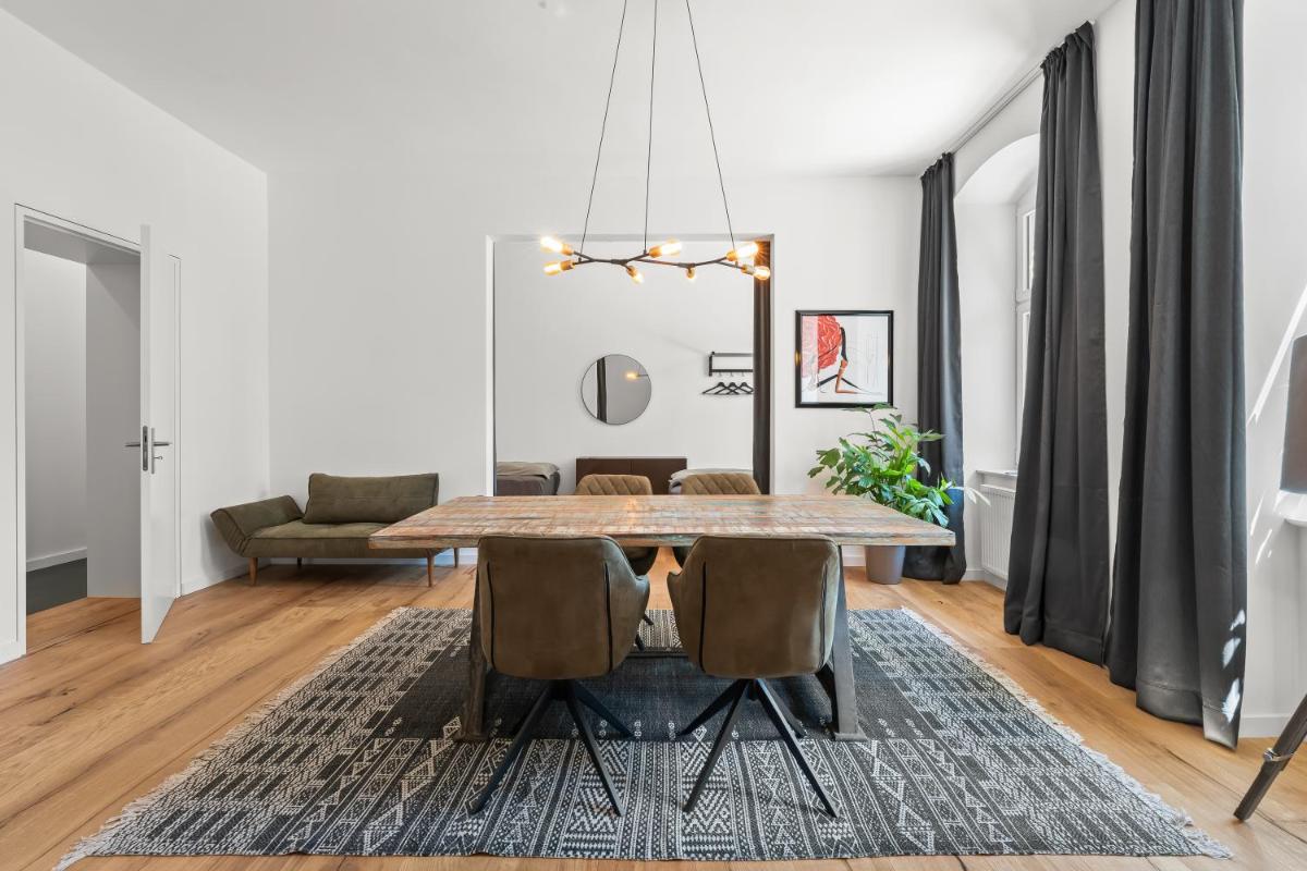 The Straßburger, stylish 3 BR apartment in Mitte, group & family friendly, 4- 6 Guests